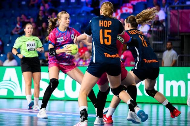 Krefeld Handball wU18 Laenderspiel Germany Netherlands Fine Stenzel Germany Krefeld Yala Arena Germany