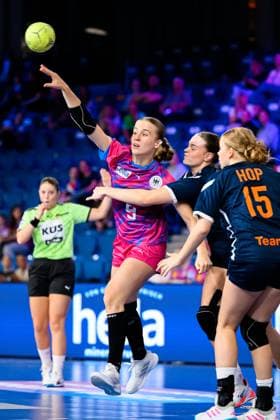 Krefeld Handball wU18 Laenderspiel Germany Netherlands Fine Stenzel Germany Krefeld Yala Arena Germany