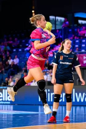 Krefeld Handball wU18 Laenderspiel Germany Netherlands Hanna Walther Germany Krefeld Yala Arena Germany