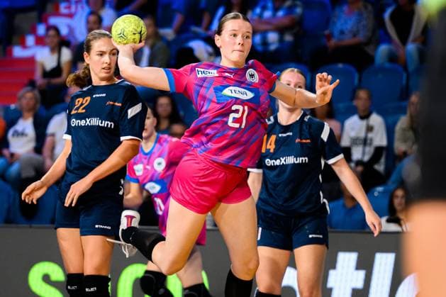 Krefeld Handball wU18 Laenderspiel Germany Netherlands Victoria Hardekopf Germany Krefeld Yala Arena Germany