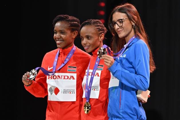 2025.09.21 Tokio Lekkoatletyka Mistrzostwa Swiata N z Faith Kipyegon Beatrice Chebet Nadia Battocletti Foto Michal Laudy PressFocus 2025.09.21 Tokyo Athletics World Championships Faith Kipyegon Beatrice Chebet Nadia Battocletti Credit: Michal Laudy PressFocus NEWSPIX.PL --- newspix.pl POLAND OUT! 