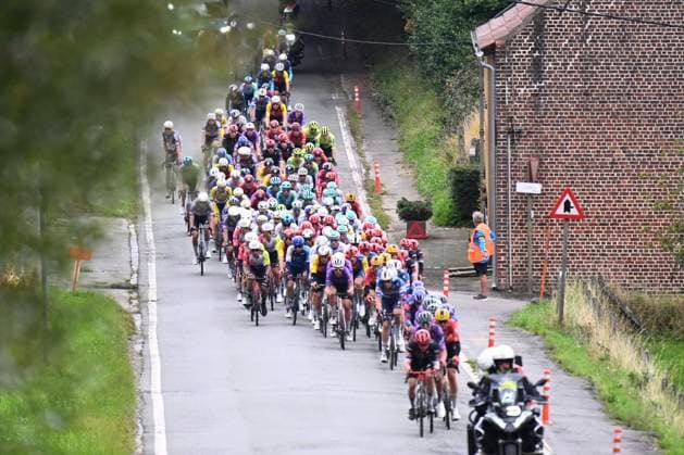 Gooikse Pijl 2025 Cycling Race GOOIK, BELGIUM - SEPTEMBER 21 : illustration picture peloton during the 22th edition of Gooikse Pijl an UCI Class 1.1 one day cycling road race for Men Elite of 195.8 km with start in Roosdaal and finish in Gooik on September 21, 2025 in Gooik, Belgium, 21 09 2025 ( Motordriver Rodrique Verfaillie - Gooik Belgium  Copyright: xGvgx