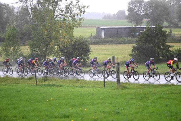 Gooikse Pijl 2025 Cycling Race GOOIK, BELGIUM - SEPTEMBER 21 : illustration picture of the riders during the 22th edition of Gooikse Pijl an UCI Class 1.1 one day cycling road race for Men Elite of 195.8 km with start in Roosdaal and finish in Gooik on September 21, 2025 in Gooik, Belgium, 21 09 2025 ( Motordriver Rodrique Verfaillie - Gooik Belgium  Copyright: xGvgx