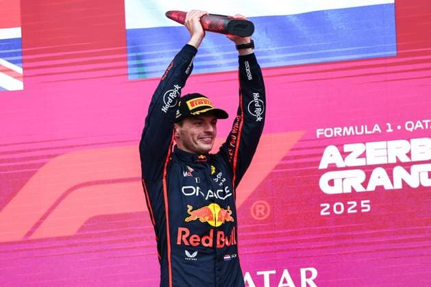 F1 - AZERBAIJAN GRAND PRIX 2025 VERSTAPPEN Max (ned), Red Bull Racing RB21, portrait podium celebration during the 2025 Formula 1 Qatar Airways Azerbaijan Grand Prix, 17th round of the 2025 FIA Formula One World Championship, WM, Weltmeisterschaft from September 19 to 21, 2025 on the Baku City Circuit, in Baku, Azerbaijan - BakuAzerbaijan  Copyright: xEricxAlonsox