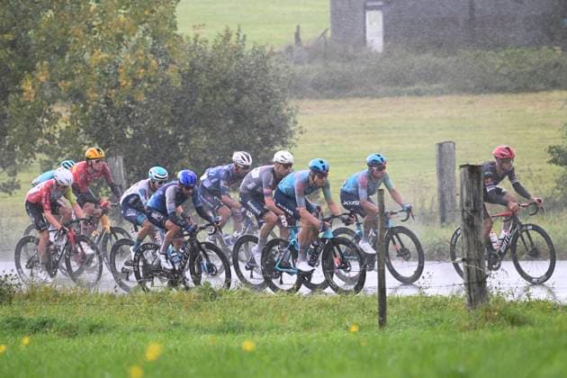 Gooikse Pijl 2025 Cycling Race GOOIK, BELGIUM - SEPTEMBER 21 : illustration picture of the riders during the 22th edition of Gooikse Pijl an UCI Class 1.1 one day cycling road race for Men Elite of 195.8 km with start in Roosdaal and finish in Gooik on September 21, 2025 in Gooik, Belgium, 21 09 2025 ( Motordriver Rodrique Verfaillie - Gooik Belgium  Copyright: xGvgx
