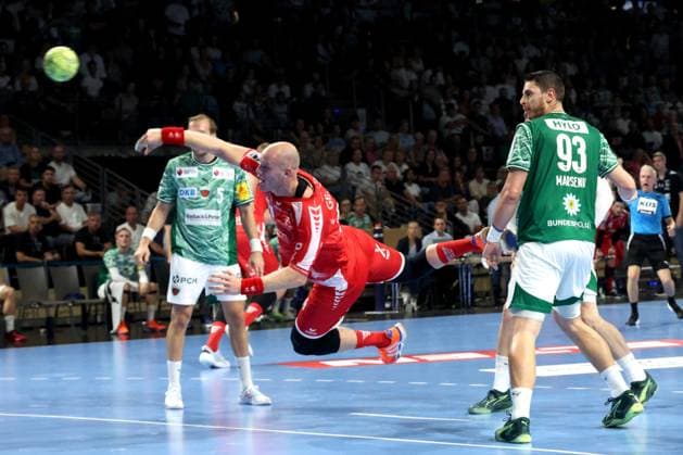 DEU, DHB, 1 HBL, Fuechse Berlin vs Melsungen, 21 09 2025, Max Schmeling Halle, Berlin, DEU, DHB, 1 HBL, Fuechse Berlin vs Melsungen, in the picture Max Darj Fuechse Berlin 5 , Arnar Freyr Arnarsson MT Melsungen 21 nordphotoxGmbHx xEngler nph00076