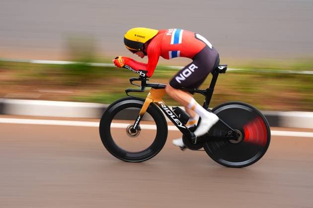 2025 UCI Road World Championships Picture by Zac Williams SWpix.com - 21 09 2025 - Cycling - 2025 UCI Road World Championships - BK Arena to Kigali Convention Centre, Kigali, Rwanda - Men Elite Individual Time Trial (ITT) - Andreas Leknessund (Norway) Copyright: x xSWpix.comx(t axPhotographyxHubxLtd)xZacxWilliams SWpix.comx SWP-3030-5264