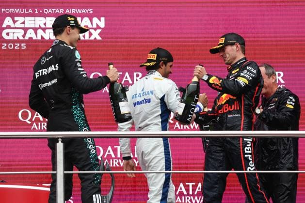 F1 Grand Prix Of Azerbaijan 2025 Start of the Formula 1 Grand Prix of Azerbaijan at Baku City Circuit in Baku, Azerbaijan on September 21, 2025. Baku Azerbaijan  Copyright: xJakubxPorzyckix originalFilename:porzycki-f1grandp250921_npEbE.jpg