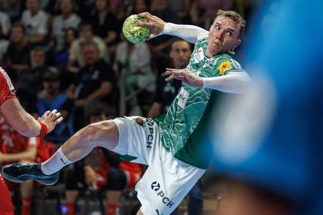 Berlin, 21 09 2025, Handball Bundesliga, Fuechse Berlin MT Melsungen, Matchday 5, Max Schmeling Halle Lasse Andersson Fuechse Berlin throws the ball on goal Fuechse Berlin MT Melsungen