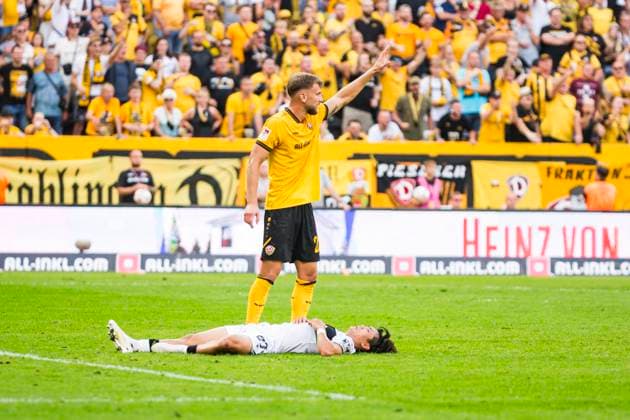 21 09 2025, xomx, Soccer 2 Bundesliga, Dynamo Dresden Hannover 96 v l Hayate Matsuda Hannover 96 on the ground DFL DFB REGULATIONS PROHIBIT ANY USE OF PHOTOGRAPHS as IMAGE SEQUENCES and or QUASI VIDEO Dresden