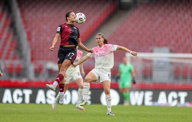 DEU, Nürnberg, FC Nürnberg vs Bayer Leverkusen, Google Pixel Bundesliga, DFB, Saison 2526, Max Morlock Stadion, 3 Spieltag, im Bild f l n r Selma LiÄina Nürnberg 17 , Katharina PiljiÄ‡ Bayer Leverkusen 6 DFB DFL REGULATIONS PROHIBIT ANY USE OF PHOTOGRAPHS AS IMAGE SEQUENCES AND OR QUASI VIDEO, 21 09 2025, Copyright: HMBxMedia HendrikxHamelau