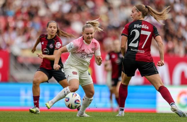 DEU, Nürnberg, FC Nürnberg vs Bayer Leverkusen, Google Pixel Bundesliga, DFB, Saison 2526, Max Morlock Stadion, 3 Spieltag, im Bild f l n r Vanessa Fudalla Bayer Leverkusen 21 , Beatrix FördÅs Nürnberg 27 DFB DFL REGULATIONS PROHIBIT ANY USE OF PHOTOGRAPHS AS IMAGE SEQUENCES AND OR QUASI VIDEO, 21 09 2025, Copyright: HMBxMedia HendrikxHamelau