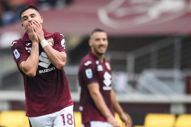 Torino FC v Atalanta BC - Serie A Giovanni Simeone of Torino FC looks dejected during the Serie A football match between Torino FC and Atalanta BC. Turin Italy Copyright: xNicolòxCampox