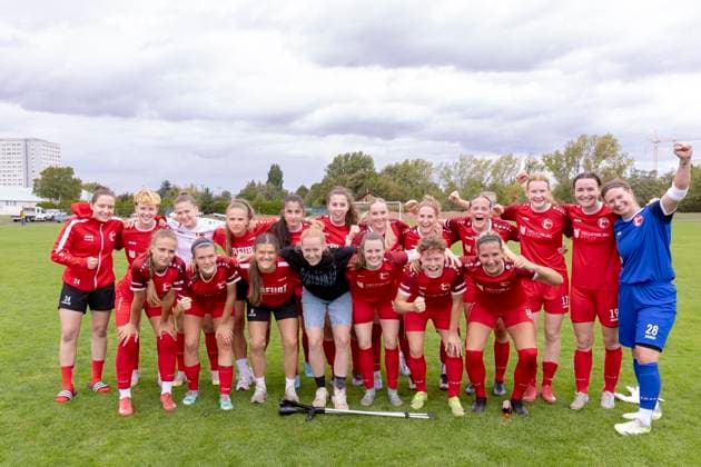 Regionalliga Nordost Frauen 1 FFV Erfurt vs 1 FC Union Berlin II 21 09 2025 Winner photo 1 FFV Erfurt Regionalliga Nordost Frauen 1 FFV Erfurt vs 1 FC Union Berlin II Sportforum Johannesplatz Erfurt 21 09 2025 Copyright: xBEAUTIFULxSPORTS Duehringx