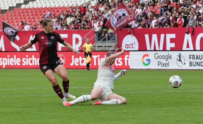 21 09 2025 Soccer season 2025 2026 1 Google Pixel Women Bundesliga 03 Matchday 1 FC Nürnberg FCN Club Clubfrauen Bayer 04 Leverkusen Sportfoto Zink DaMa xdaxma Nastassja Lein 24, 1 FC Nürnberg FCN with shot on goal