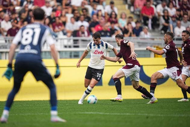 Atalanta s Lazar Samardzic during the Serie A soccer match between Torino and Atalanta at the Stadio Olimpico Grande Torino in Turin, north west Italy - Sunday, September 21, 2025. - Soccer .  Copyright: xMarcoxAlpozzi LaPressex