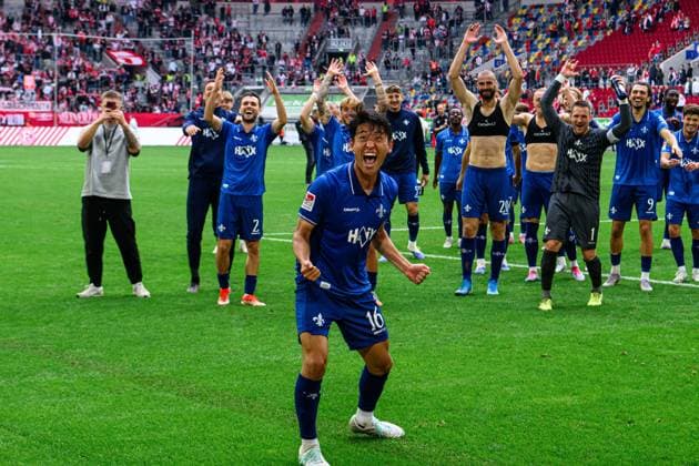 DUSSELDORF, GERMANY - 21 SEPTEMBER, 2025: Hiroki Akiyama, Players celebrations - Football match Bundesliga 2 Fortuna Düsseldorf - SV Darmstadt 98 at Merkur Spiel Arena.  Copyright: xVITALIIxKLIUIEVx