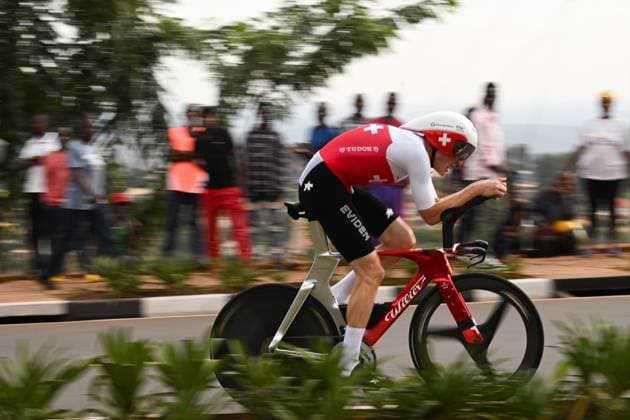2025 UCI Road World Championships Picture by Chris Auld SWpix.com - 21 09 2025 - Cycling - 2025 UCI Road World Championships - BK Arena to Kigali Convention Centre, Kigali, Rwanda - Men Elite Individual Time Trial (ITT) - Stefan Kung (Switzerland) Copyright: x xSWpix.comx(t axPhotographyxHubxLtd)xChrisxAuld SWpix.comx SWP-3030-5319
