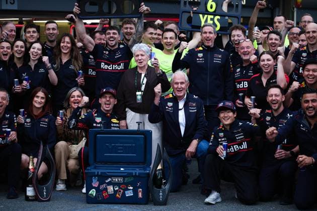 F1 - AZERBAIJAN GRAND PRIX 2025 VERSTAPPEN Max (ned), Red Bull Racing RB21, portrait, MARKO Helmut (aut), Drivers™ Manager of Red Bull Racing, portrait and TSUNODA Yuki (jap), Red Bull Racing RB21, portrait, celebration during the 2025 Formula 1 Qatar Airways Azerbaijan Grand Prix, 17th round of the 2025 FIA Formula One World Championship, WM, Weltmeisterschaft from September 19 to 21, 2025 on the Baku City Circuit, in Baku, Azerbaijan - BakuAzerbaijan  Copyright: xEricxAlonsox