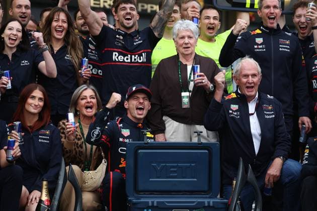 F1 Grand Prix Of Azerbaijan 2025 Max Verstappen of Red Bull Racing and Helmut Marko after the Formula 1 Grand Prix of Azerbaijan at Baku City Circuit in Baku, Azerbaijan on September 21, 2025. Baku Azerbaijan  Copyright: xJakubxPorzyckix originalFilename:porzycki-f1grandp250921_npqMJ.jpg