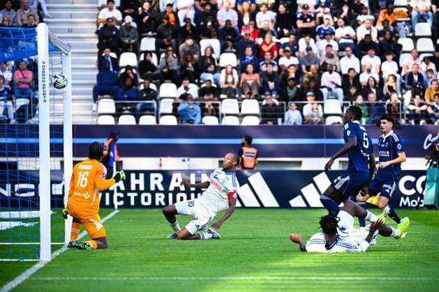 FOOTBALL : Paris FC vs Strasbourg - Ligue 1 - 21 09 2025 Emanuel EMEGHA ( 10 - Strasbourg ) scores a goal during the Ligue 1 match between Paris FC and RC Strasbourg Alsace at Stade Jean Bouin on September 21, 2025 in Paris, France. ( Photo by Federico Pestellini PsnewZ ) - ParisFrance  Copyright: xFedericoxPestellinix