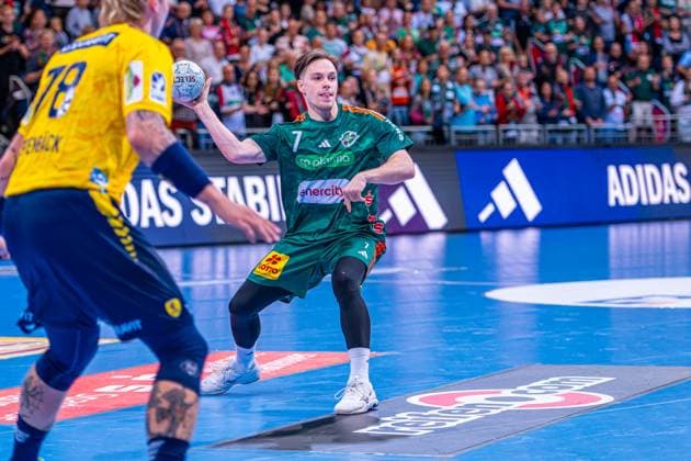 Leif Tissier TSV Hannover Burgdorf, No. 7 v l , TSV Hannover Burgdorf green against Rhein Neckar Löwen yellow on matchday 5 of the 2025 2026 season in the DAIKIN Handball Bundesliga 21 09 2025, ZAG Arena Hannover, GER , Copyright: xJanxGuentherx xTSVxHannover-Burgdorfx