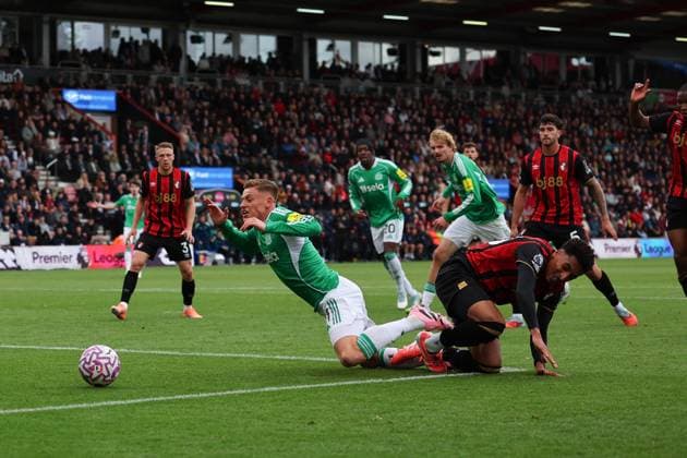 Football - 2025 2026 Premier League - AFC Bournemouth vs Newcastle United - Vitality Stadium - Sunday 21st September 2025 James Hill of Bournemouth tackles Harvey Barnes of Newcastle United during the Premier League match at the Vitality Stadium COLORSPORT Shaun Boggust 
