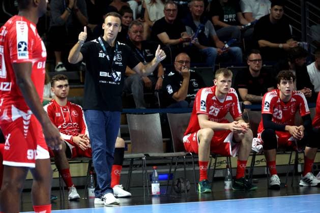 DEU, DHB, 1 HBL, Fuechse Berlin vs Melsungen, 21 09 2025, Max Schmeling Halle, Berlin, DEU, DHB, 1 HBL, Fuechse Berlin vs Melsungen, in the picture head coach Roberto Garcia Parrondo MT Melsungen nordphotoxGmbHx xEngler nph00076