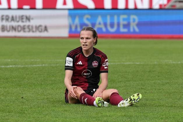 21 09 2025 Soccer Season 2025 2026 1 Google Pixel Women Bundesliga 03 Matchday 1 FC Nürnberg FCN Club Clubfrauen Bayer 04 Leverkusen Sportfoto Zink DaMa xdaxma Nastassja Lein 24, 1 FC Nürnberg FCN disappointed Disappointment on the ground