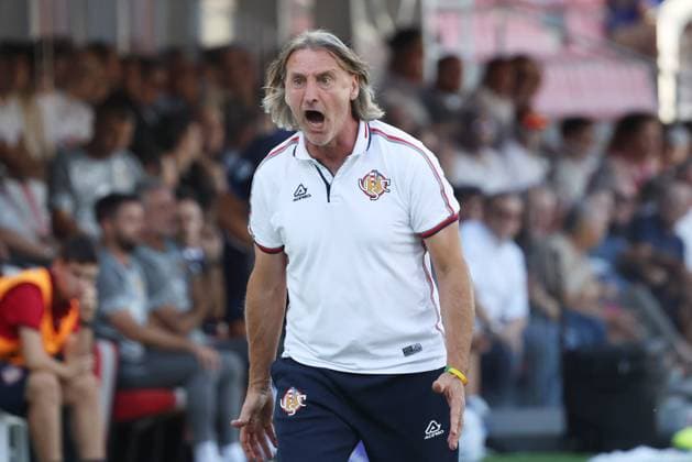 Cremonese s head coach Davide Nicola during the Serie A soccer match between Cremonese and Parma at the Giovanni Zini Stadium in Cremona Italy - Sunday, 21 September 2025. - Soccer .  Copyright: xAlbertoxMariani LaPressex