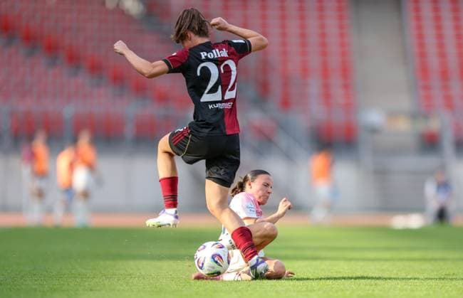 DEU, Nürnberg, FC Nürnberg vs Bayer Leverkusen, Google Pixel Bundesliga, DFB, Saison 2526, Max Morlock Stadion, 3 Spieltag, im Bild v l n r Zweikampf Julia Pollak Nürnberg 22 , Ruby Grant Bayer Leverkusen 22 DFB DFL REGULATIONS PROHIBIT ANY USE OF PHOTOGRAPHS AS IMAGE SEQUENCES AND OR QUASI VIDEO, 21 09 2025, Copyright: HMBxMedia HendrikxHamelau