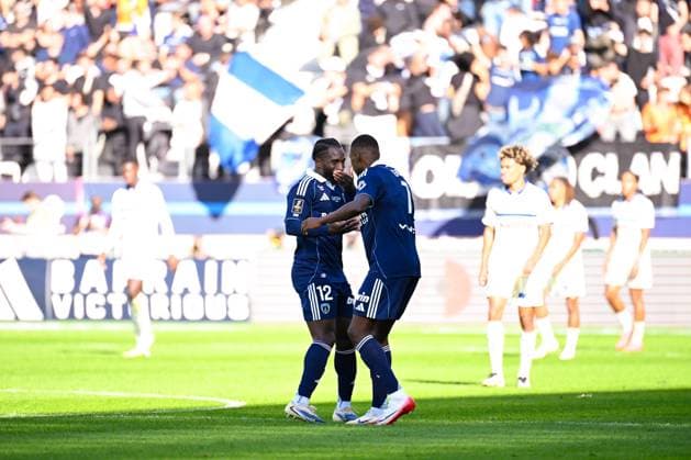 FOOTBALL : Paris FC vs Strasbourg - Ligue 1 - 21 09 2025 Alimami GORY ( 7 - PFC ) celebrates with Nouha Dicko ( 12 - PFC ) during the Ligue 1 match between Paris FC and RC Strasbourg Alsace at Stade Jean Bouin on September 21, 2025 in Paris, France. ( Photo by Federico Pestellini PsnewZ ) - ParisFrance  Copyright: xFedericoxPestellinix