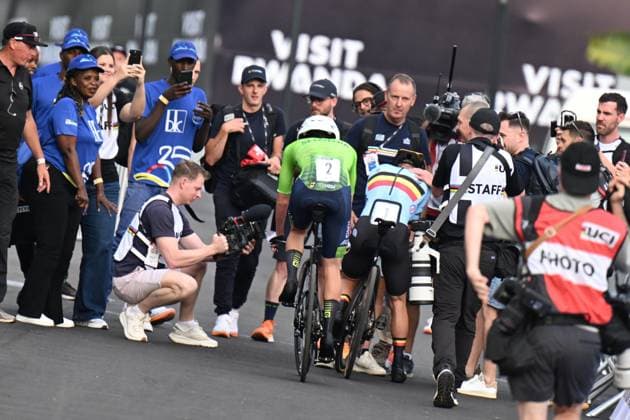 21-09-2025 World Championships Elite Cronometro; 2025, Soudal - Quick Step; 2025, Uae Team Emirates - Xrg; Evenepoel, Remco; Pogacar, Tadej; Kigali; 