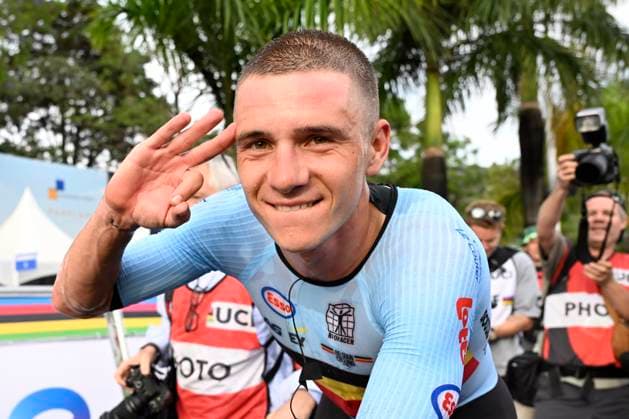 UCI 2025 Road World Championship, WM, Weltmeisterschaft Kigali 21 09 2025 KIGALI, RWANDA - SEPTEMBER 21 : Evenepoel Remco (BEL) celebrates the win during the Men Elite Individual Time Trial of the UCI Road World Championships 2025 92nd edition an UCI World Championships cycling race of 40.6 km with start in Kigali and finish in Kigali on September 21, 2025 in Kigali, Rwanda, 21 09 2025 Kigali Rwanda  Copyright: xJanxDexMeuleneirx