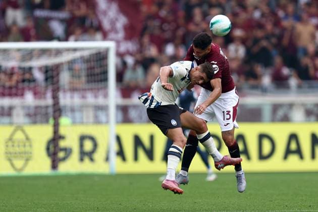 Torino Fc - Atalanta Bc Nikola Krstovic of Atalanta Bc and Guillermo Maripan of Torino Fc battle for the ball during the Serie A match beetween Torino Fc and Atalanta Bc at Stadio Olimpico on September 21, 2025 in Turin, Italy . Torino Stadio Olimpico Italy Copyright: xMarcoxCanonierox