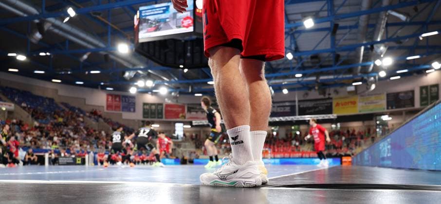 21 09 2025, Germany, Bietigheim, Handball 2 Bundesliga, SG BBM Bietigheim vs HSC 2000 Coburg, Till Hermann BBM , Legs, Overview
