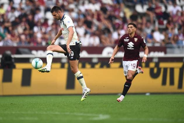 Atalanta™s Berat Djimsiti, Torino™s Che Adams during the Serie A soccer match between Torino and Atalanta at the Stadio Olimpico Grande Torino in Turin, north west Italy - Sunday, September 21, 2025. - Soccer.  Copyright: xAlbertoxGandolfo LaPressex
