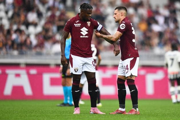 Torino™s Duvan Zapata, Torino™s Cristiano Biraghi during the Serie A soccer match between Torino and Atalanta at the Stadio Olimpico Grande Torino in Turin, north west Italy - Sunday, September 21, 2025. - Soccer.  Copyright: xAlbertoxGandolfo LaPressex