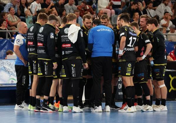 21 09 2025, Germany, Bietigheim, Handball 2 Bundesliga, SG BBM Bietigheim vs HSC 2000 Coburg, Time out Coburg
