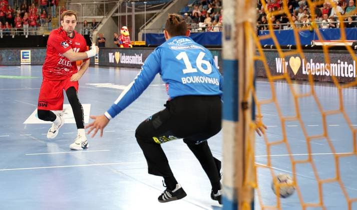 21 09 2025, Germany, Bietigheim, Handball 2 Bundesliga, SG BBM Bietigheim vs HSC 2000 Coburg, f l Tom Wolf BBM , Petros Boukovinas HSC