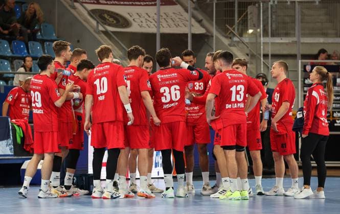 21 09 2025, Germany, Bietigheim, Handball 2 Bundesliga, SG BBM Bietigheim vs HSC 2000 Coburg, Time out Bietigheim