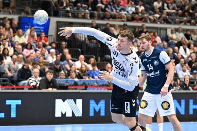 DAIKIN 1 Handball Bundesliga 25 26 5 Matchday Bergischer HC SG Flensburg Handewitt on 21 09 2025 at the Mitsubishi Electric Halle in Düsseldorf Emil Jakobsen 31 SG Flensburg Handewitt converts a seven-meter penalty WD