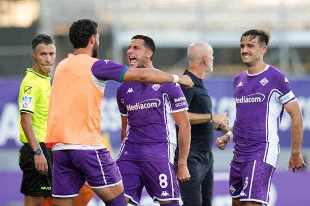 Fiorentina s Rolando Mandragora celebrates after scoring the 1-0 goal for his team during the Serie A soccer match between Fiorentina and Como at the Artemio Franchi Stadium in Florence, north Italy - Sunday, September 21, 2025 -  Copyright: xMassimoxPaolone LaPressex