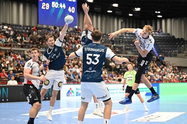 DAIKIN 1 Handball Bundesliga 25 26 5 Matchday Bergischer HC SG Flensburg Handewitt on 21 09 2025 in the Mitsubishi Electric Halle in Düsseldorf Jump shot by Thilo Knutzen 34 SG Flensburg Handewitt WD