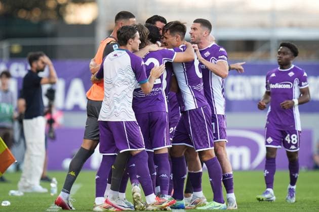 Fiorentina s Rolando Mandragora celebrates after scoring the 1-0 goal for his team during the Serie A soccer match between Fiorentina and Como at the Artemio Franchi Stadium in Florence, north Italy - Sunday, September 21, 2025 -  Copyright: xMassimoxPaolone LaPressex
