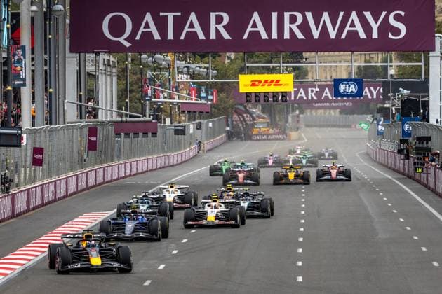 Formula 1 GP Baku Azerbaijan Sunday, 21 09 2025 Restart Max Verstappen 1, Oracle Red Bull Racing and Carlos Sainz 55, Williams Racing and Liam Lawson 30, Visa Cash App RB Formula One Team Formula 1 GP Baku Azerbaijan Sunday, 21 09 2025 Copyright: xBEAUTIFULxSPORTS Erlhofx