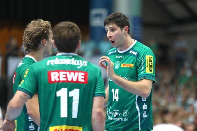 Handball DAIKIN HBL SC DHfK Leipzig vs THW Kiel 21 09 2025 Marko Mamic 14, SC DHfK Leipzig with instructions for the teammates Handball, DAIKIN HBL, 1 Bundesliga, Season 2025 2026, Matchday 5 SC DHfK Leipzig vs THW Kiel on 21 09 2025 at Quarterback Immobilien Arena Leipzig Copyright: xBEAUTIFULxSPORTS JanxKaeferx