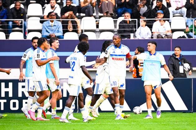 FOOTBALL : Paris FC vs Strasbourg - Ligue 1 - 21 09 2025 Emanuel EMEGHA ( 10 - Strasbourg ) celebrates with teammates during the Ligue 1 match between Paris FC and RC Strasbourg Alsace at Stade Jean Bouin on September 21, 2025 in Paris, France. ( Photo by Federico Pestellini PsnewZ ) - ParisFrance  Copyright: xFedericoxPestellinix