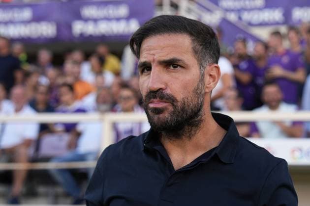 ComoÕs head coach Cesc Fabregas looks on during the Serie A soccer match between Fiorentina and Como at the Artemio Franchi Stadium in Florence, north Italy - Sunday, September 21, 2025 -  Copyright: xMassimoxPaolone LaPressex