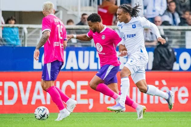 FOOTBALL : AJ Auxerre vs Toulouse FC - Ligue 1 - JournÃ e 5 - 21 09 2025 Sekou Mara (AJ Auxerre) Frank Magri (Toulouse FC) AuxerreFrance  Copyright: xBaptistexAutissierx
